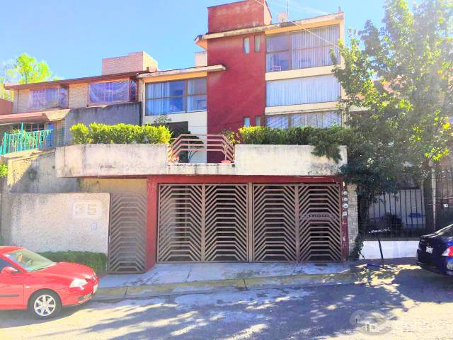 Casa con Dpto. en venta en Las Arboledas,Atizapan (a remodelar)
