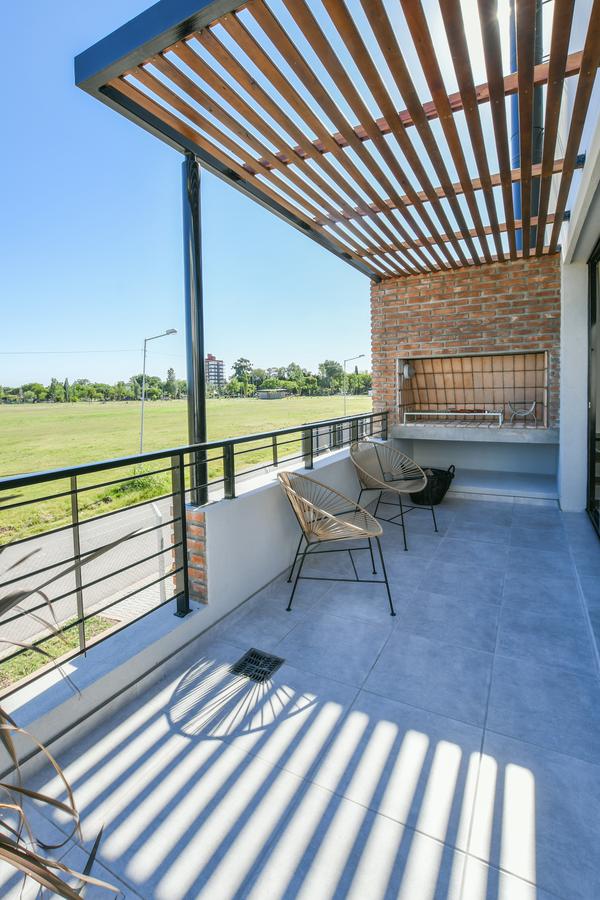 DUPLEX dos dormitorios con terraza en  Granadero Baigorria