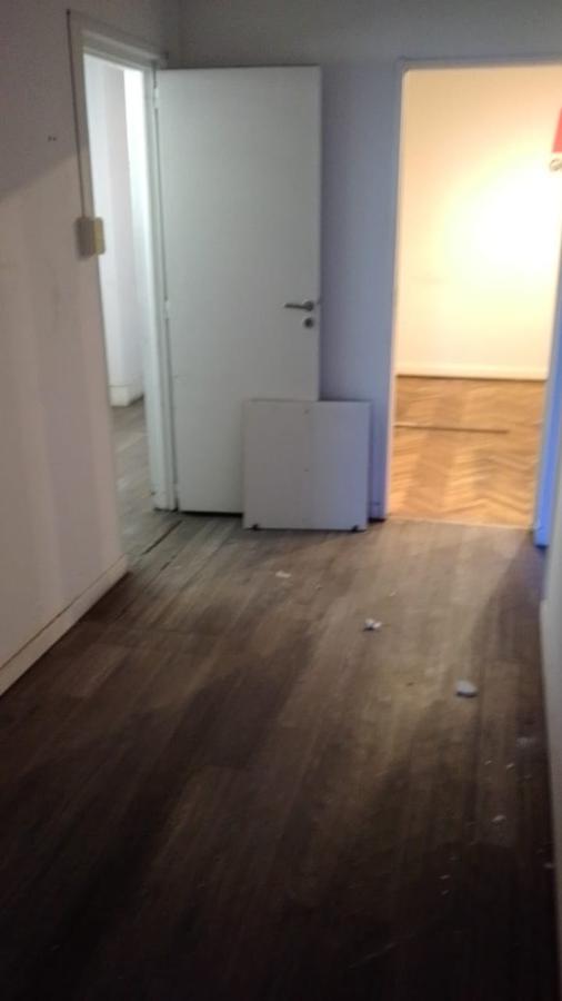 Alquiler oficina 190 m2 en Montserrat