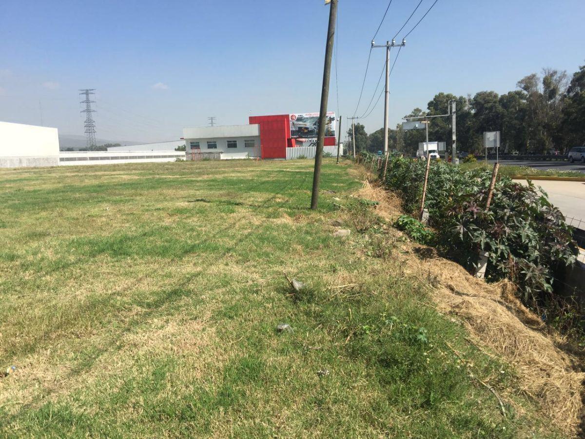 Terreno en RENTA a unos metros de caseta de cobro Mex Qro. Tepotzotlán. Edo Mex