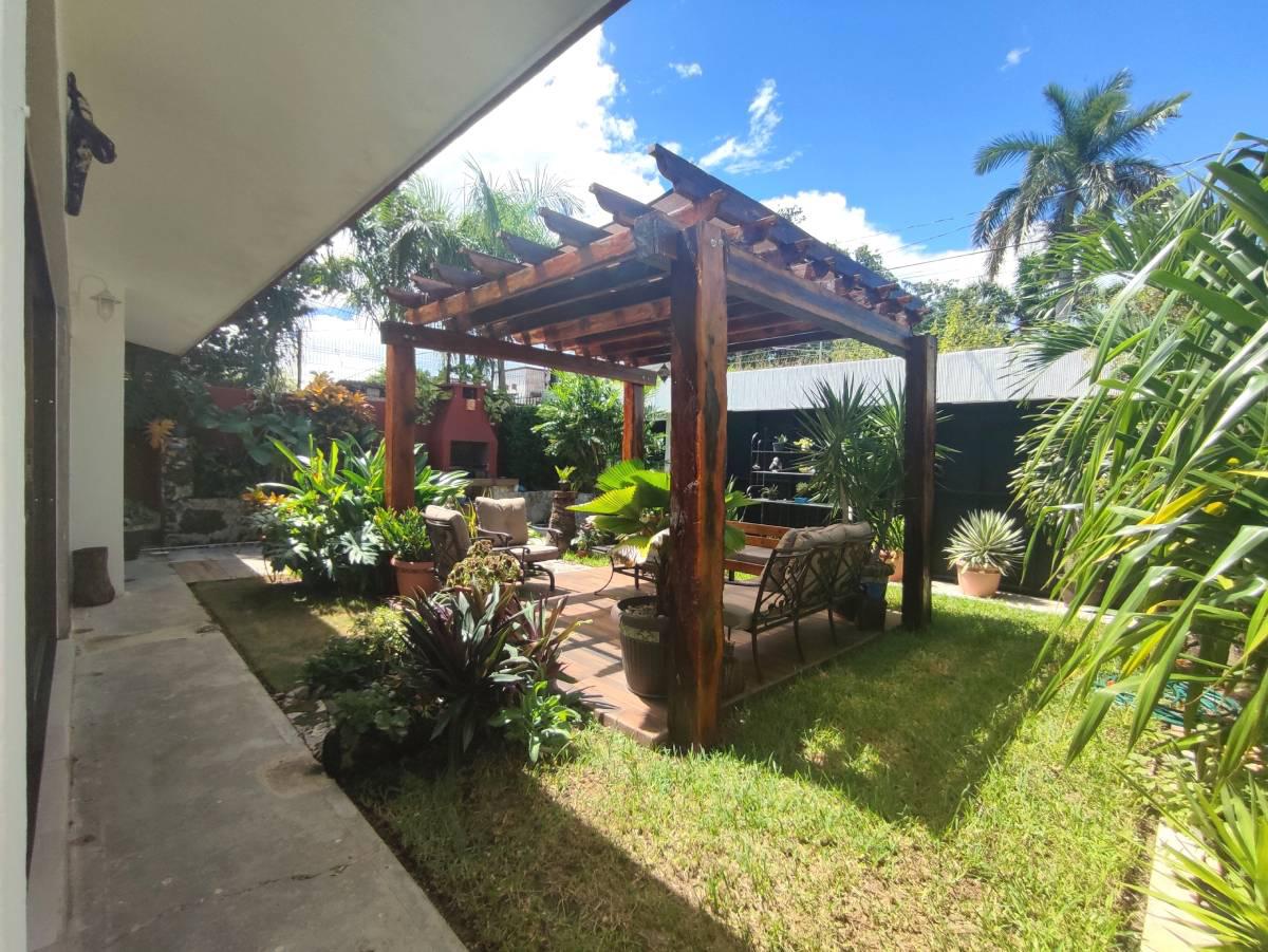 Casa Jardín en Isla Cozumel 3 hab   2 dep lock off