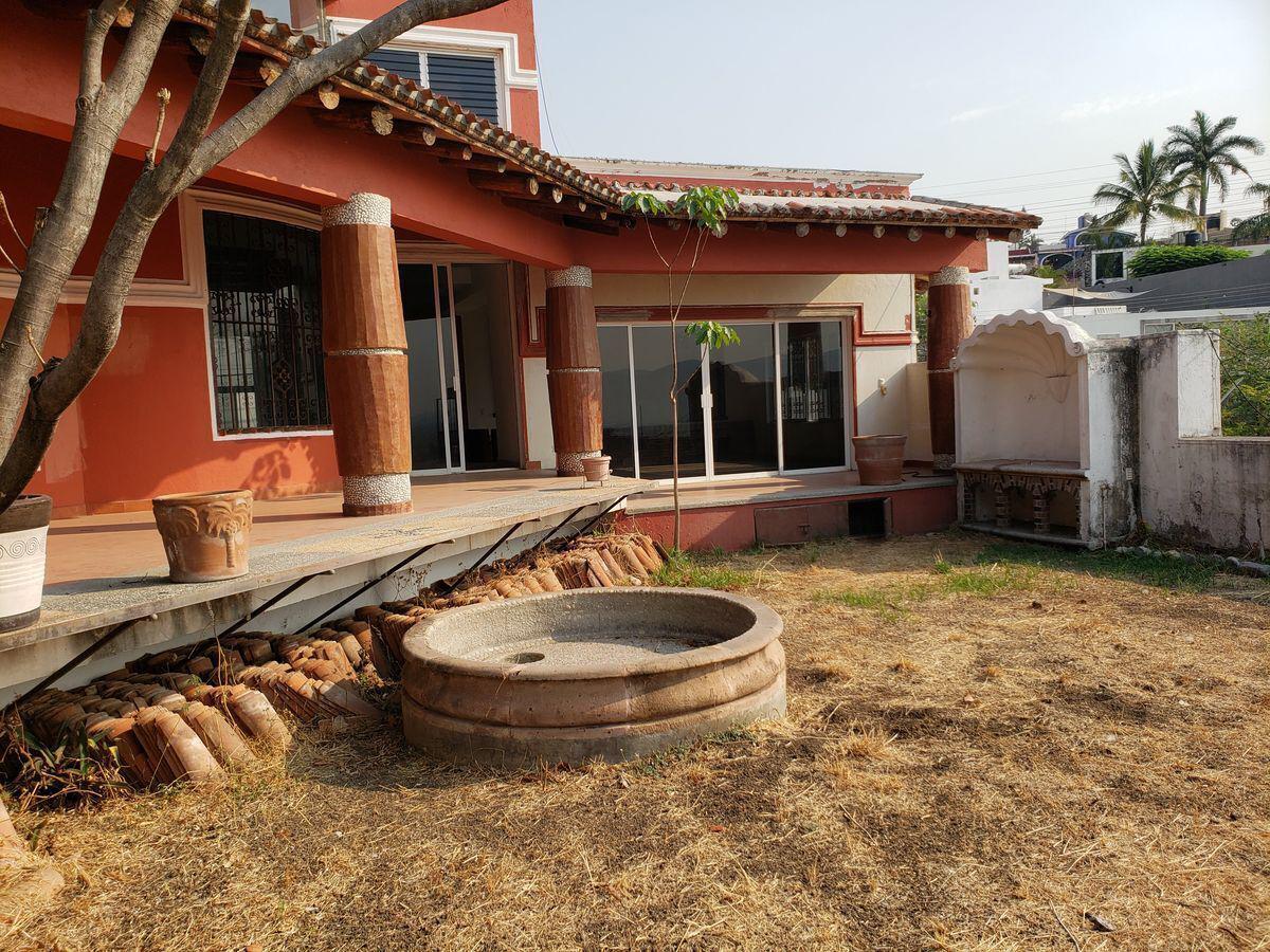 CASA EN BURGOS BUGAMBILIAS