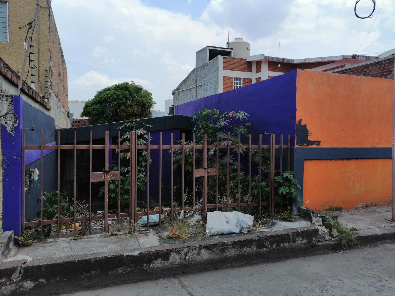 Terreno en  Venta Ideal para Casa Habitacion ó Departamentos a unos pasos de Avenida Lázaro Cárdenas