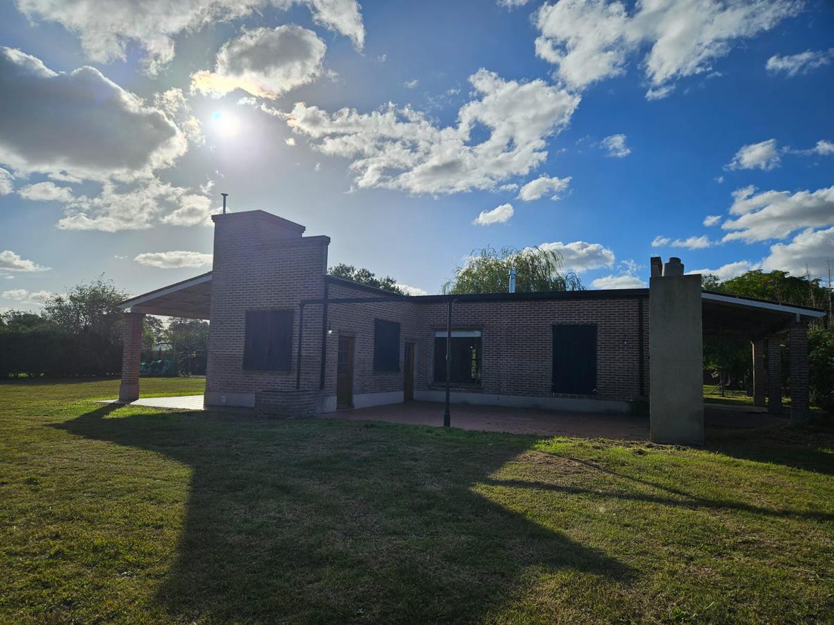 Casa con 5 años de uso en hermoso barrio