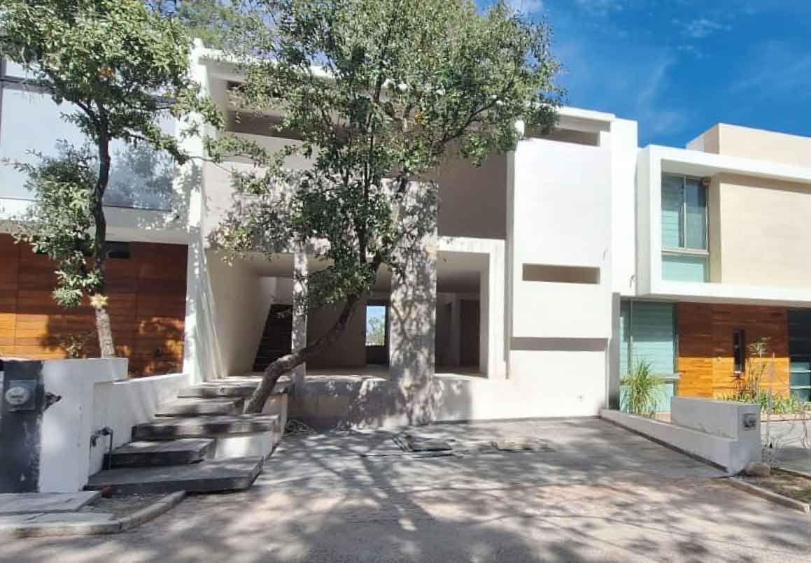 CASA EN VENTA EN PASEO DE LOS FAISANES ALTOZANO, MORELIA