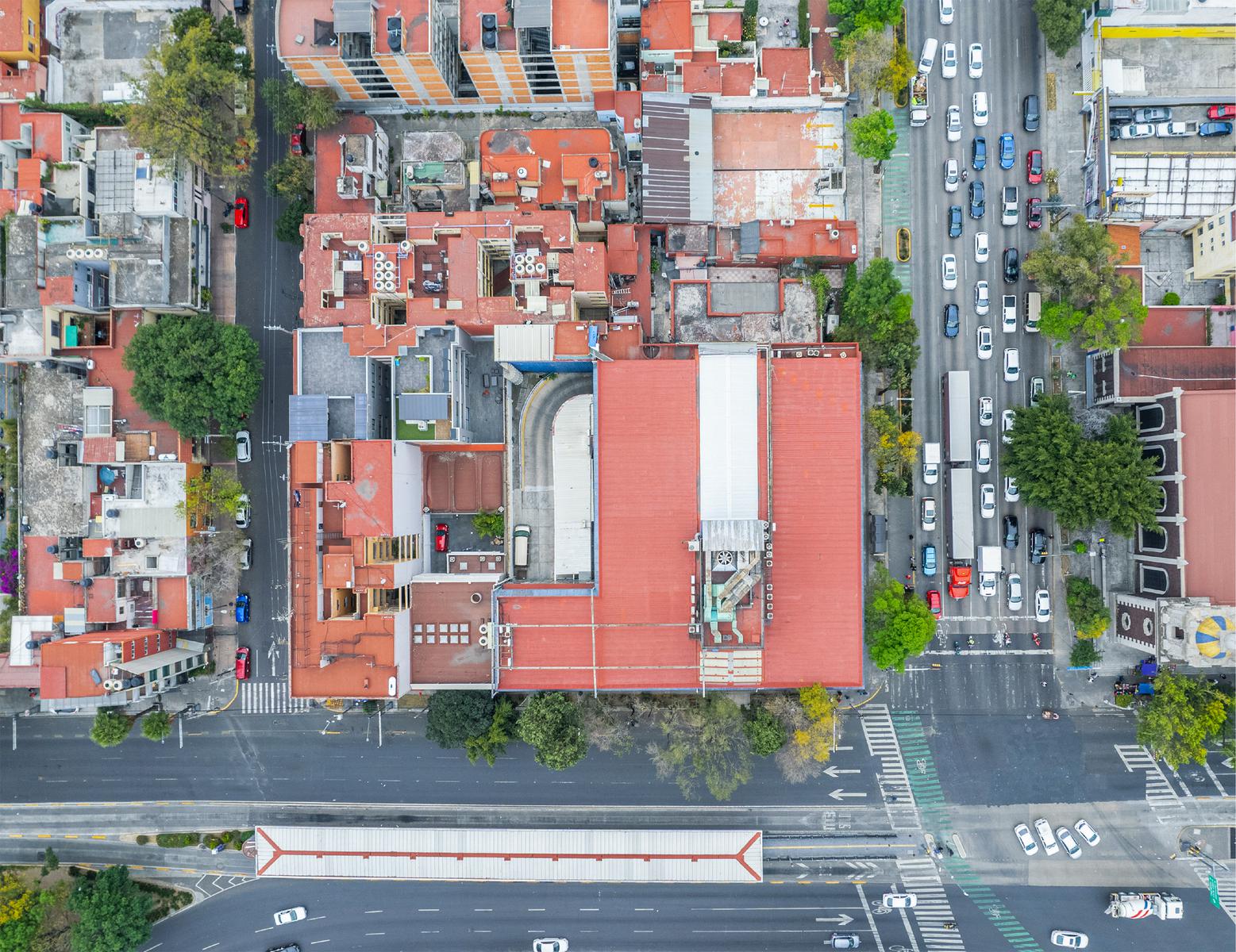 Edificio Comercial en  ESQUINA EN CIUDAD DE MÉXICO, COLONIA ESCANDÓN