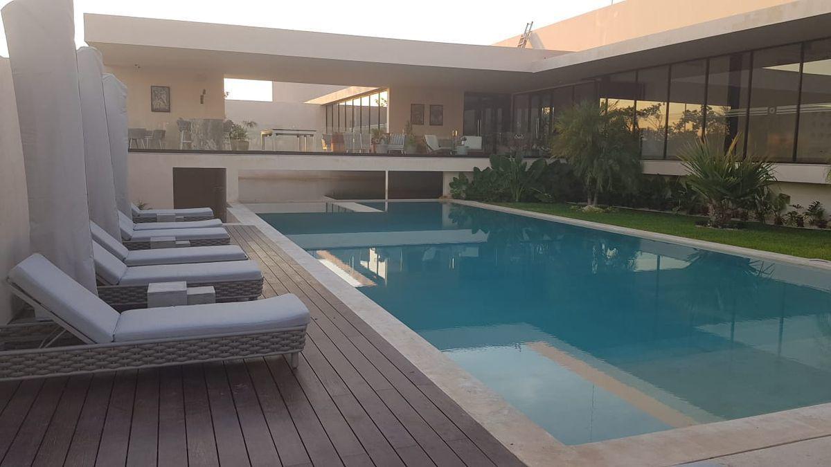 CASA EN VENTA EN MÉRIDA, PRIVADA SOLUNA MODELO BETHA, A  9 MESES.