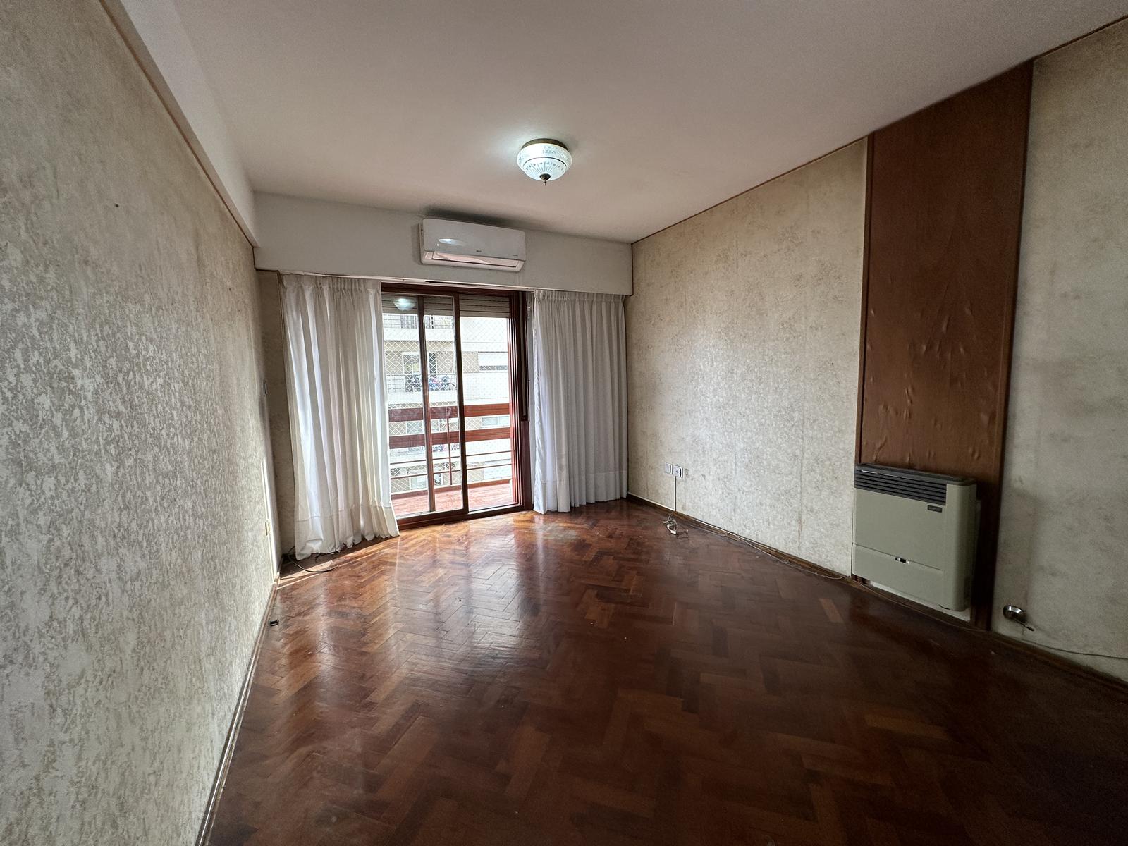 Departamento dos dormitorios en venta en abasto