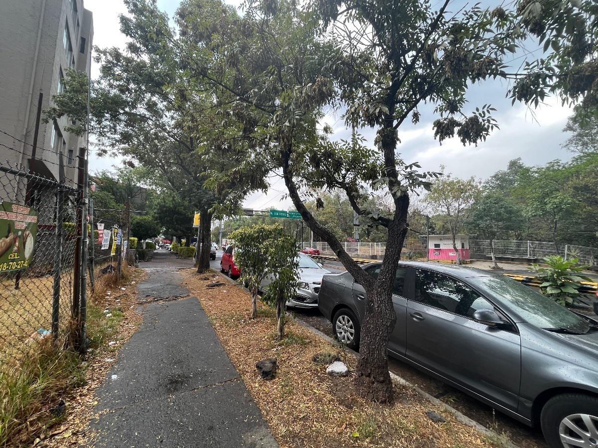 Se vende Terreno en Jardines del Pedregal, a unos pasos del Hospital Ángeles