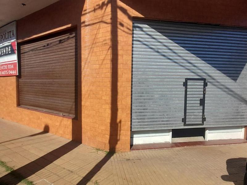 LOCAL COMERCIAL CON POSIBILIDAD DE ANEXO Y AMPLIACIONES