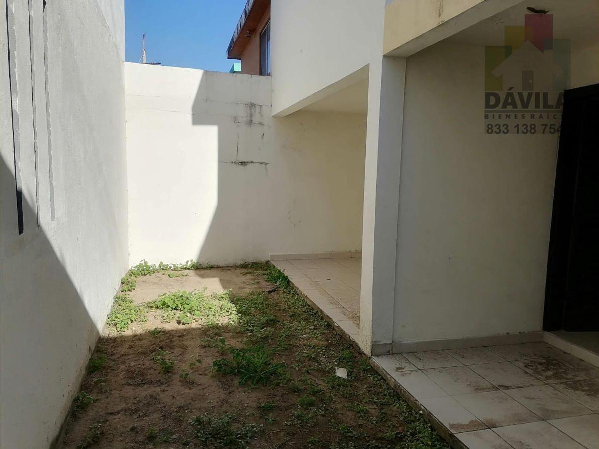 (BDCV2220) Casa en Venta Colonia Delfino Reséndiz Ciudad Madero Info. 833 . 138 . 7540