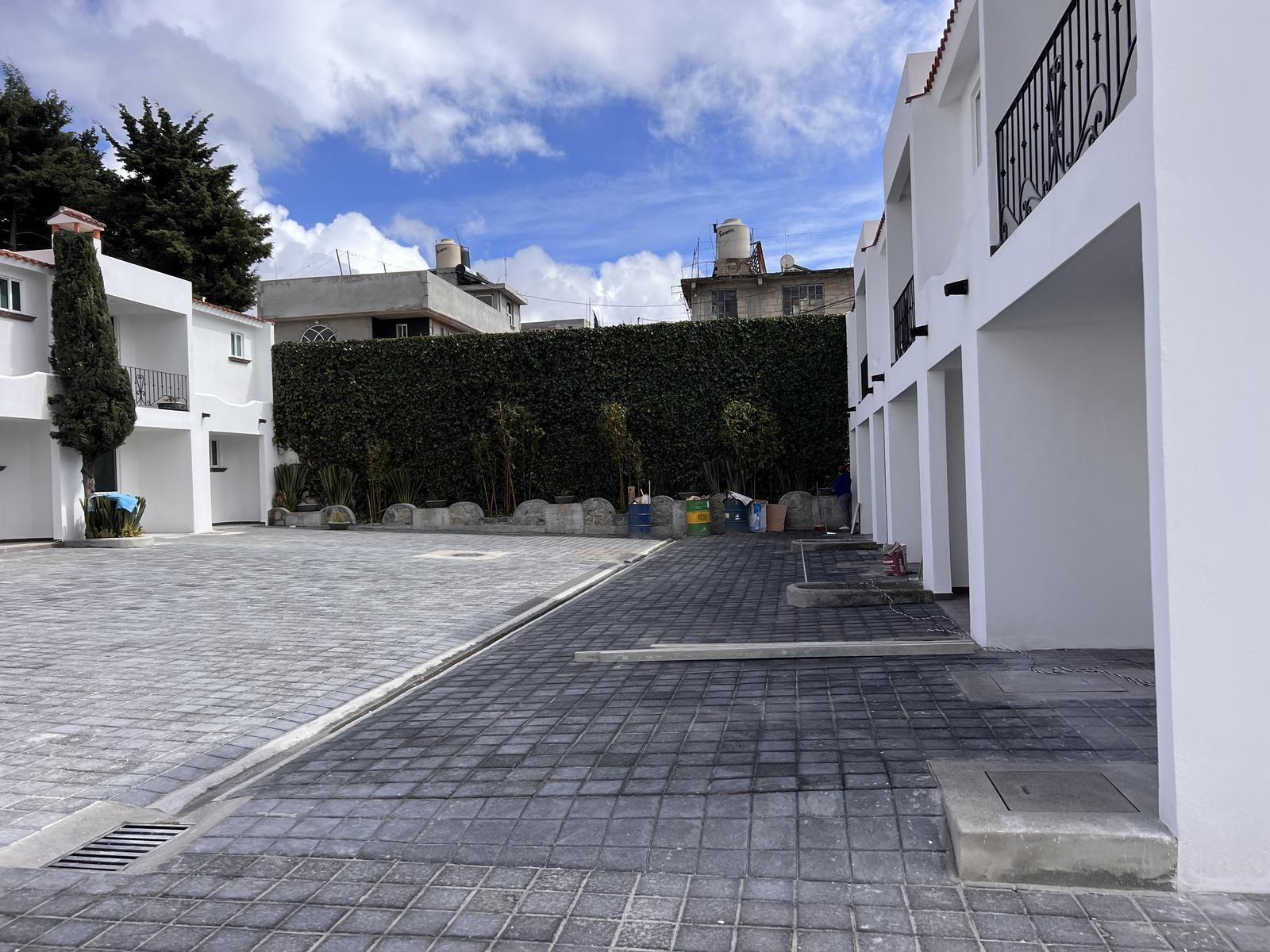 Casa en Venta en Lerma, Residencial Paraíso muy cerca de la estación del tren interurbano