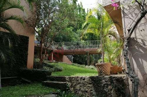 Residencia en venta en Limoneros Cuernavaca