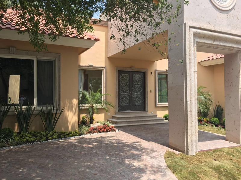 CASA  EN VENTA LOMAS DEL ROSARIO VALLE SAN PEDRO $42,500,000