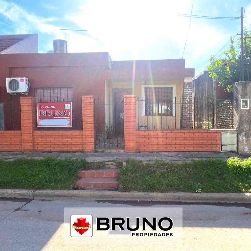 CASA 3 AMBIENTES EN VENTA - MARIANO ACOSTA, MERLO