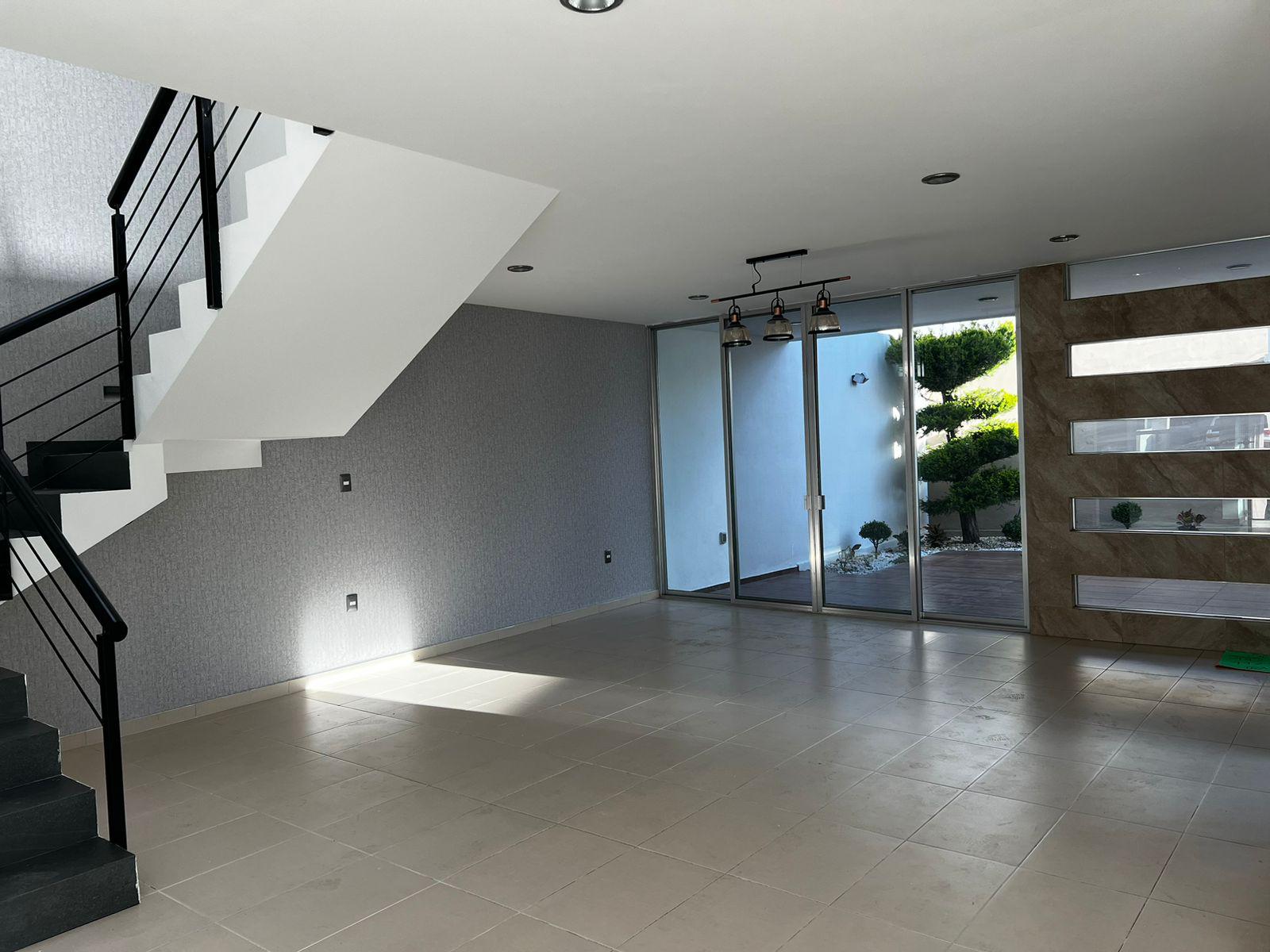 Casa en venta renta en Centro Sur Claustros de las Misiones II Queretaro frente Central Park