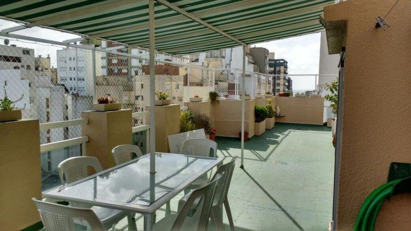 GRAN DEPTO 4 AMB CON AMPLIA TERRAZA Y PARRILLA