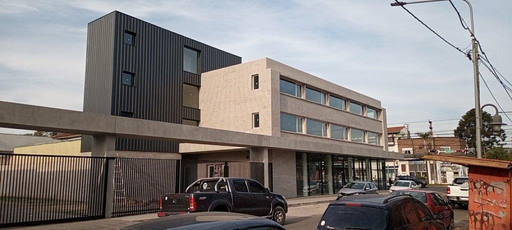 Excelente Local comercial y Oficinas A Estrenar- El Talar