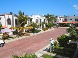 RENTO HERMOSA CASA EN CONDOMINIO