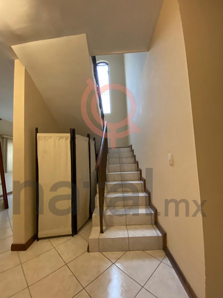 CASA EN VENTA por satelite LAGOS DEL BOSQUE MONTERREY