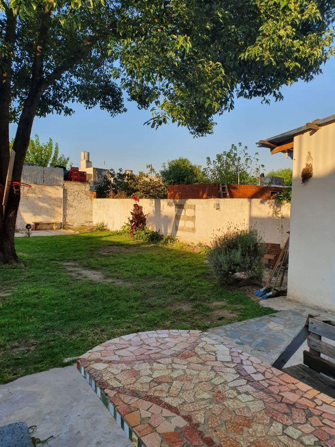 Oportunidad: Casa + Local + Depto A la Venta en Villa De Mayo.