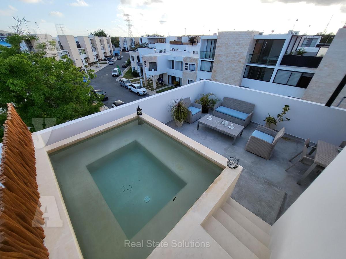 Casa Nueva en Venta, 3 Recámaras, 2 Niveles, Piscina, 10.2 m2 en  Roof Top, Playa del Carmen