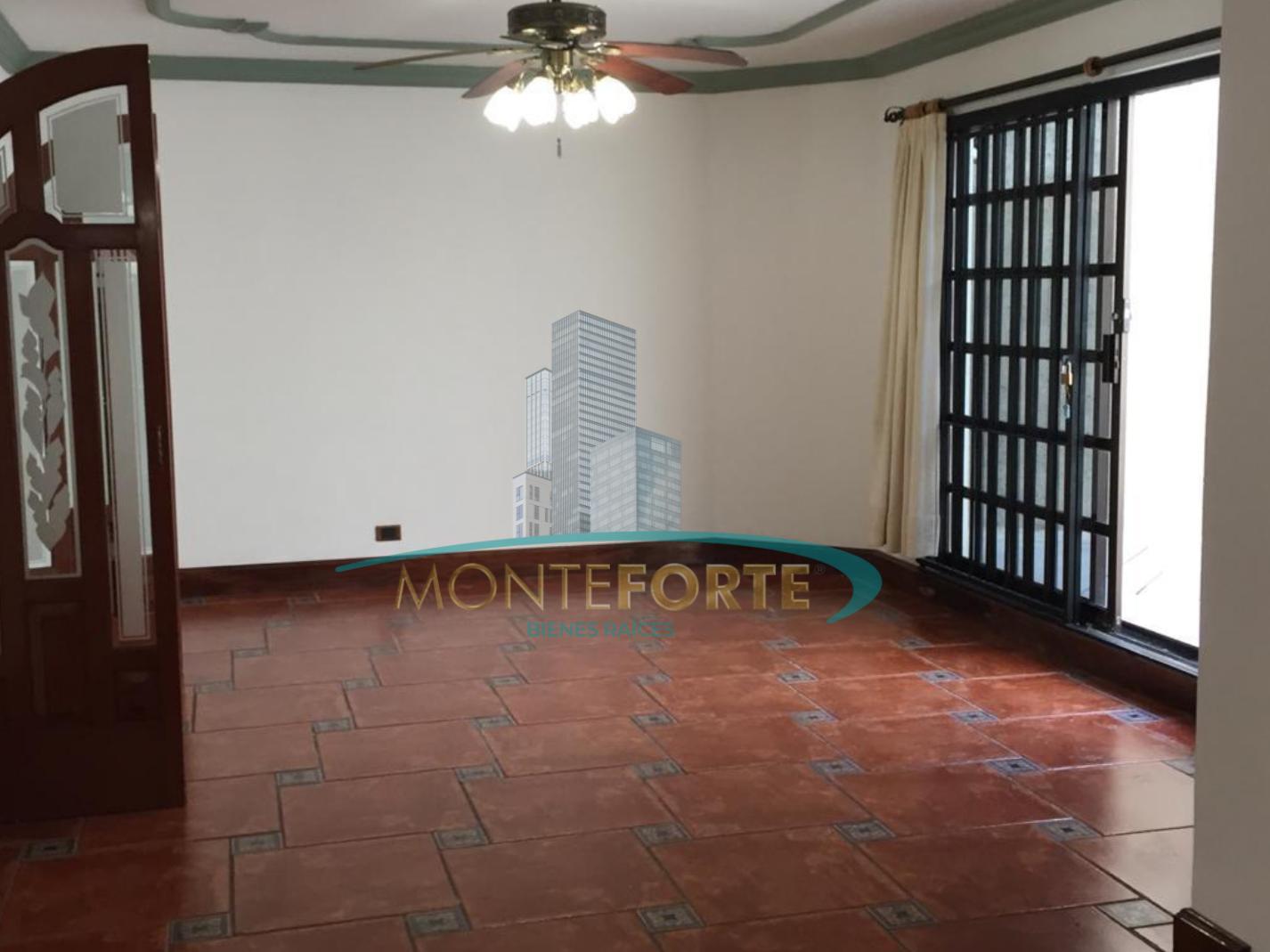 CASA EN VENTA EN FRACC. PRIVADO PETROLERA CHAIREL