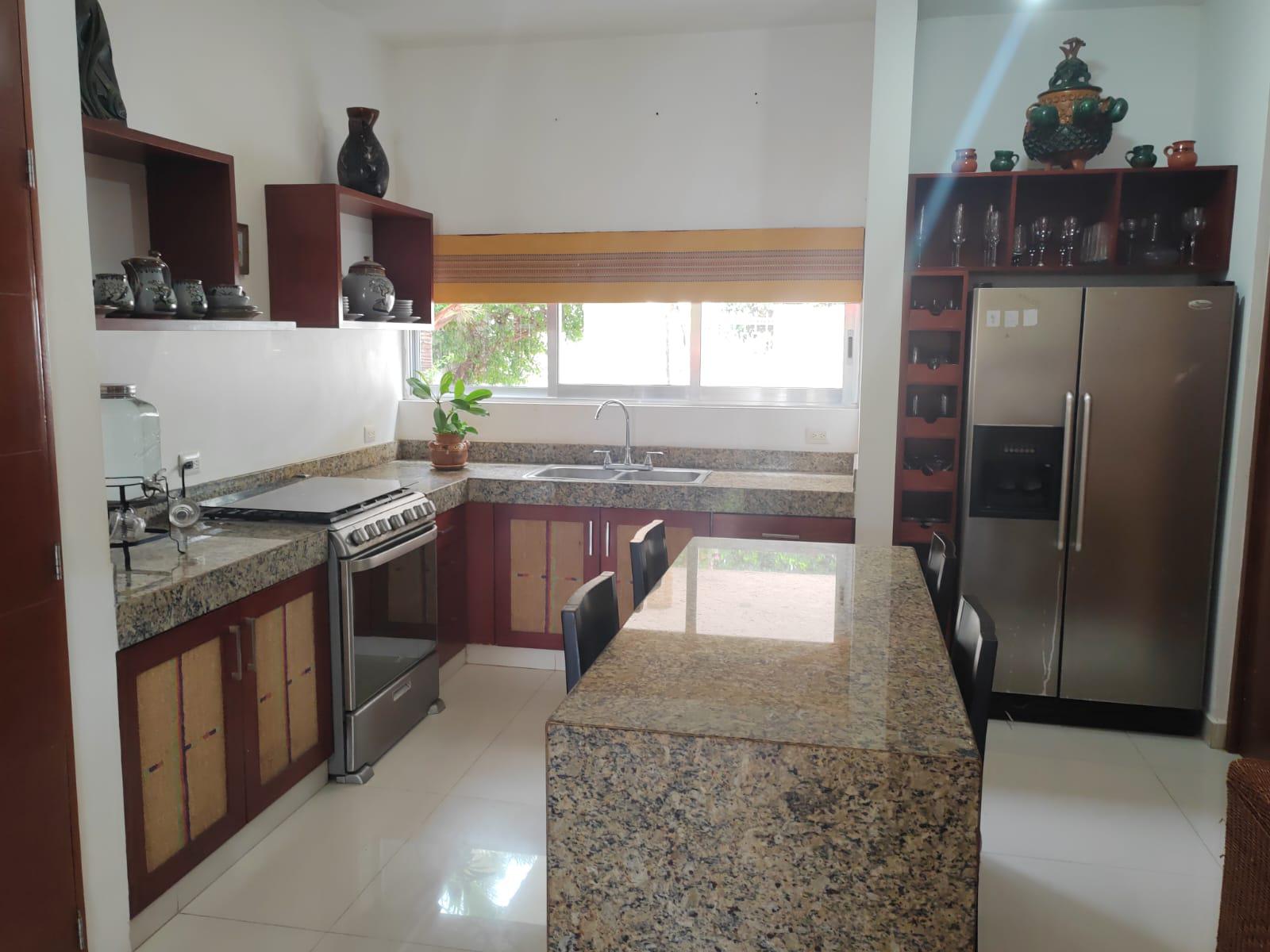 Residencia En Venta Dentro Del Periférico En Mérida, Yucatan.