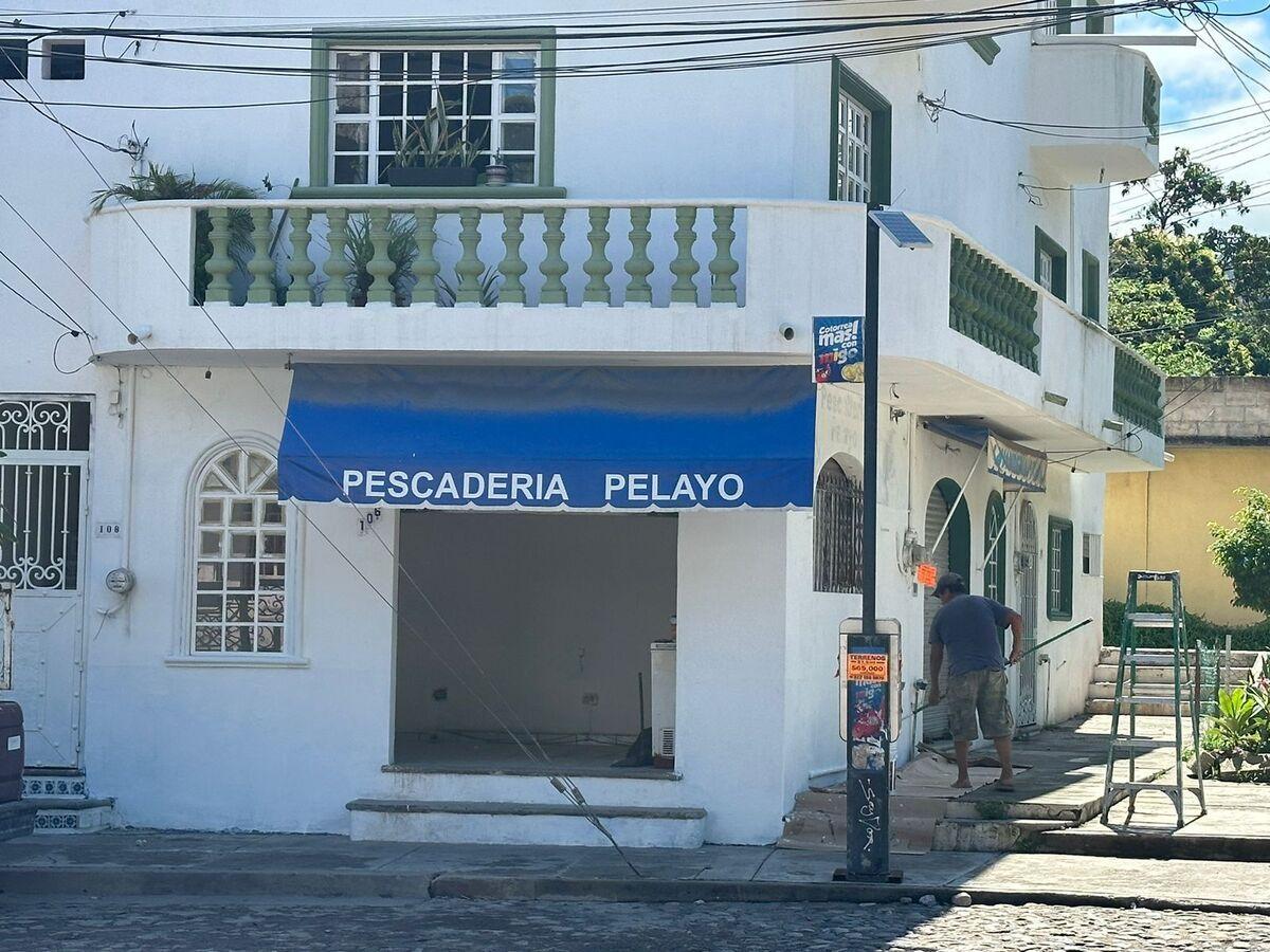 Renta Local Comercial en Esquina en Colonia Santa Maria Puerto Vallarta.