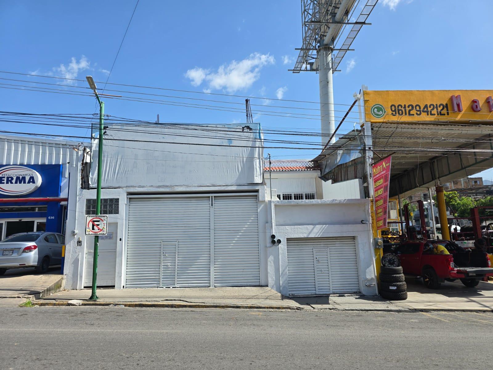 Se VENDE Casa con Local Comercial sobre la 9 sur Oriente