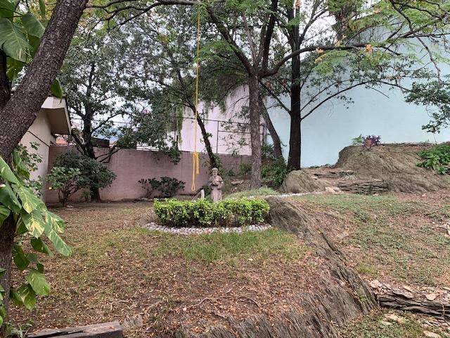 CASA SAN PATRICIO SAN PEDRO GARZA GARCIA AMPLIOS ESPACIOS BUENAS ALTURAS PARA REMODELAR