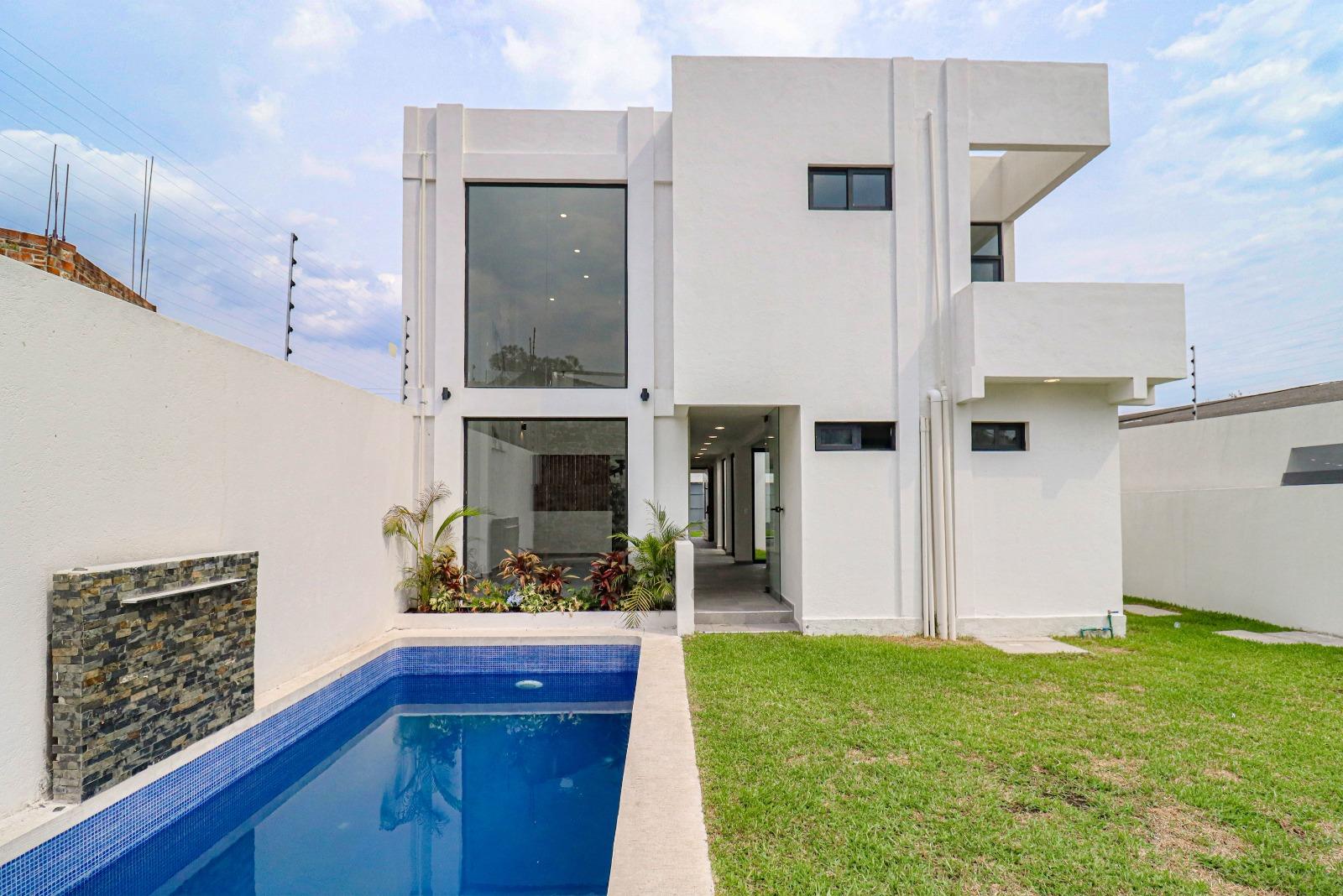 CASA EN LOMAS TRUJILLO, AL SUR DE CUERNAVACA