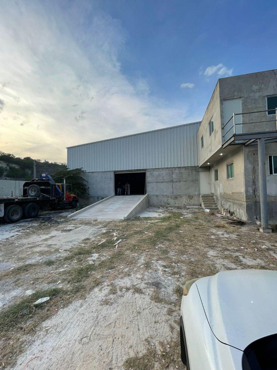 BODEGA EN RENTA EN CAMPECHE: AV. HÉROE DE NACOZARI