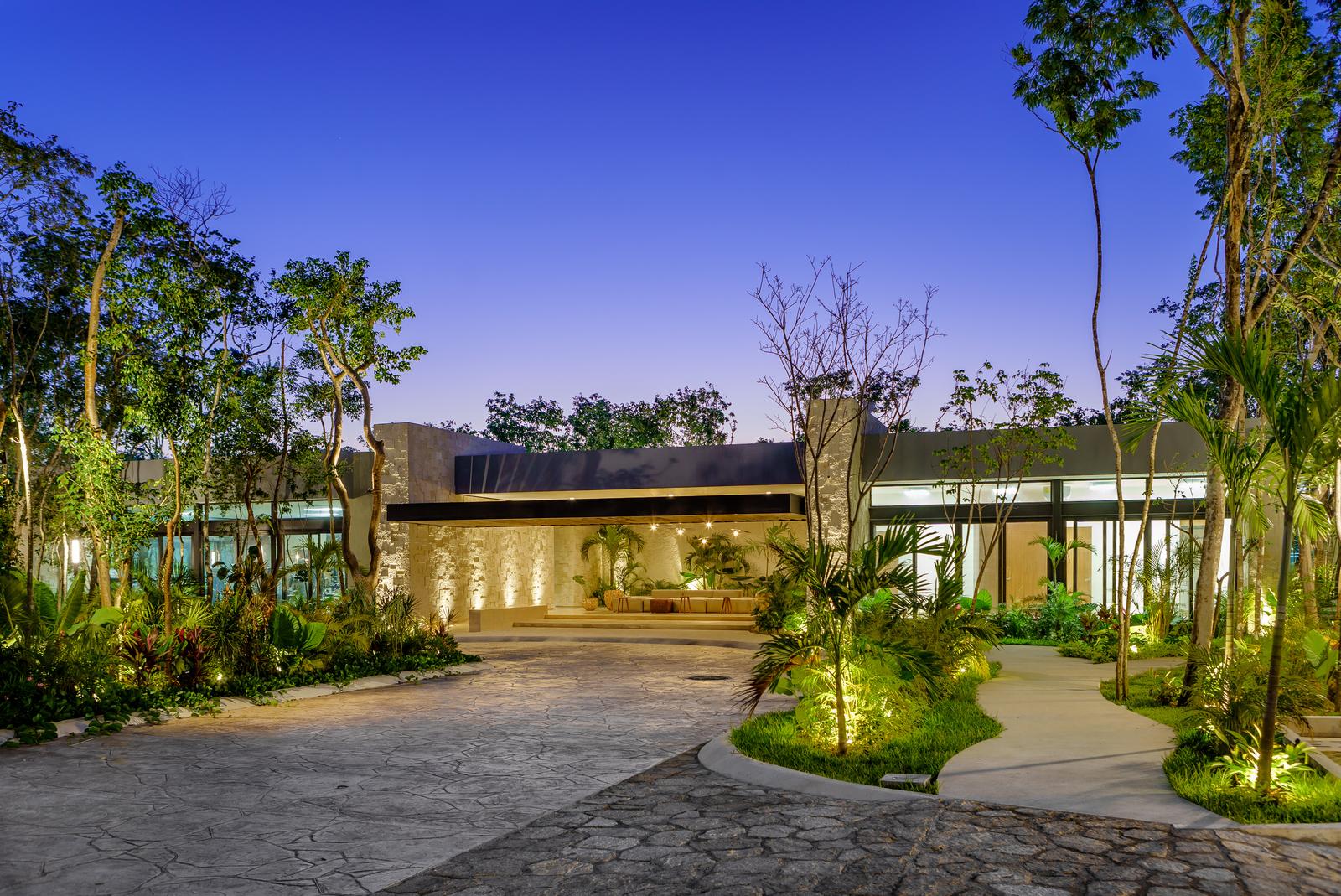 Lote en venta en la comunidad de Valenia Playa del Carmen