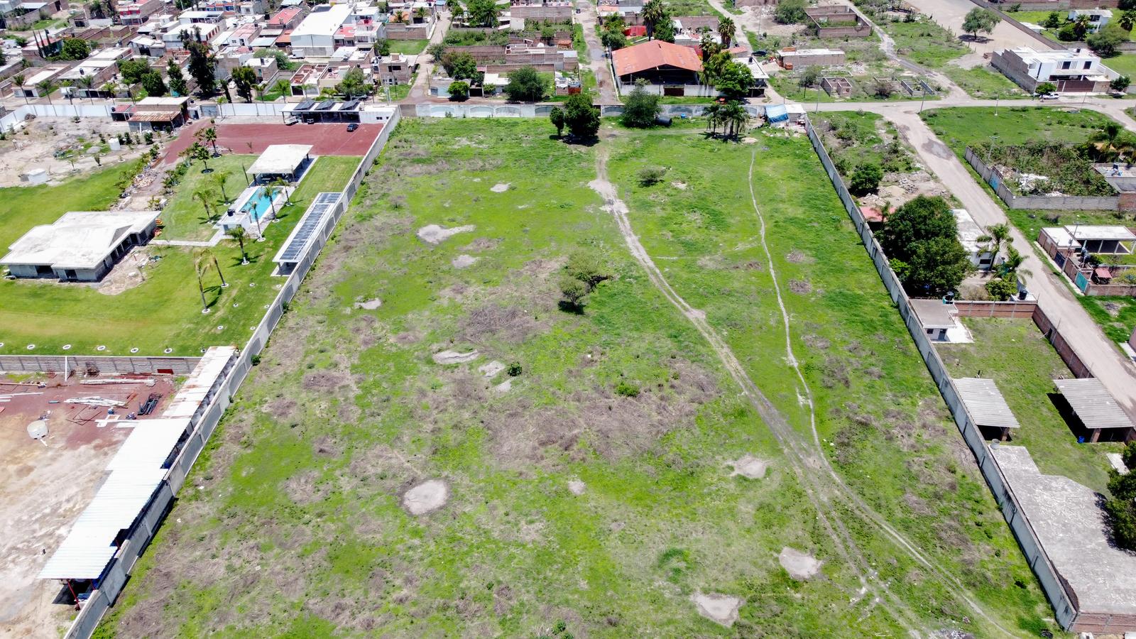 TERRENO EN VENTA CERCA DEL AEROPUERTO