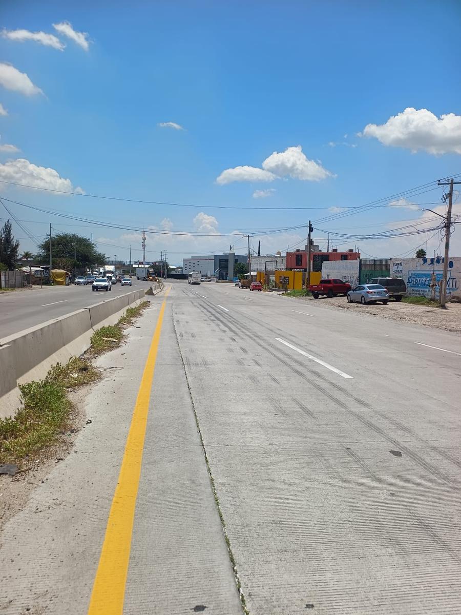 Terreno en venta  a costado del parque industrial las Colinas Silao Guanajuato.