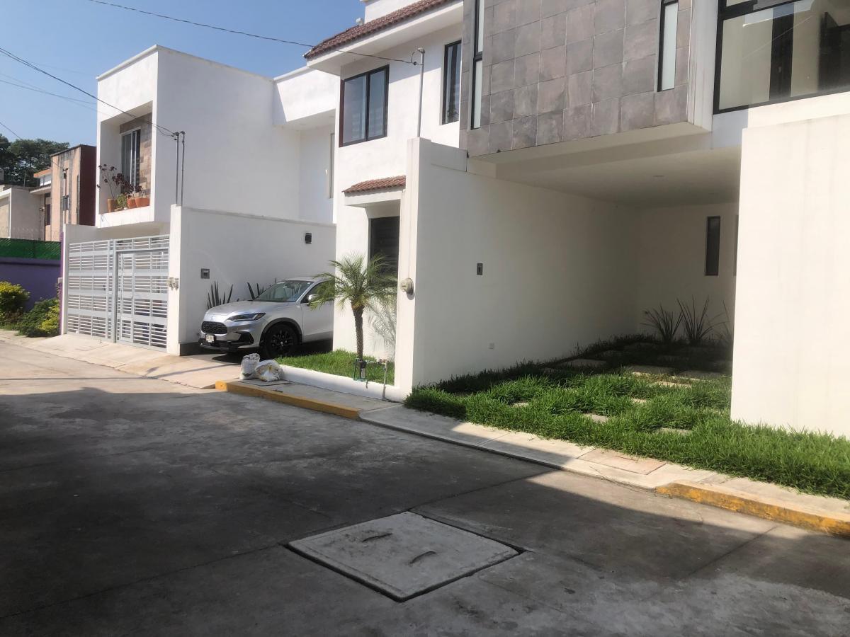 CASA EN VENTA EN BANDERILLA, VER.