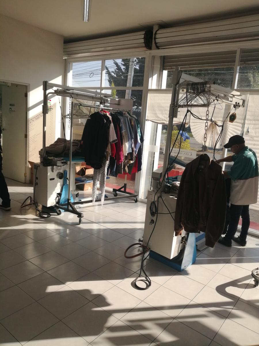 Traspaso de Local con tintorería en Av  Gobernadores, Metepec