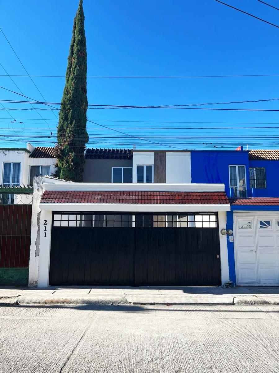 CASA EN VENTA LA MISION CELAYA