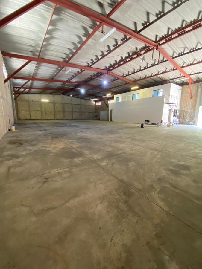 Bodega de 680 m2 en renta con oficina en Cancún, Quintana Roo