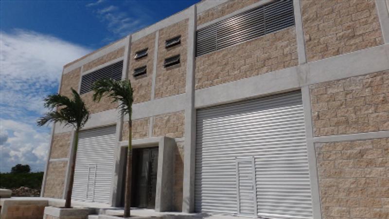 Bodega en renta de 375 m2 con oficina mas IVA