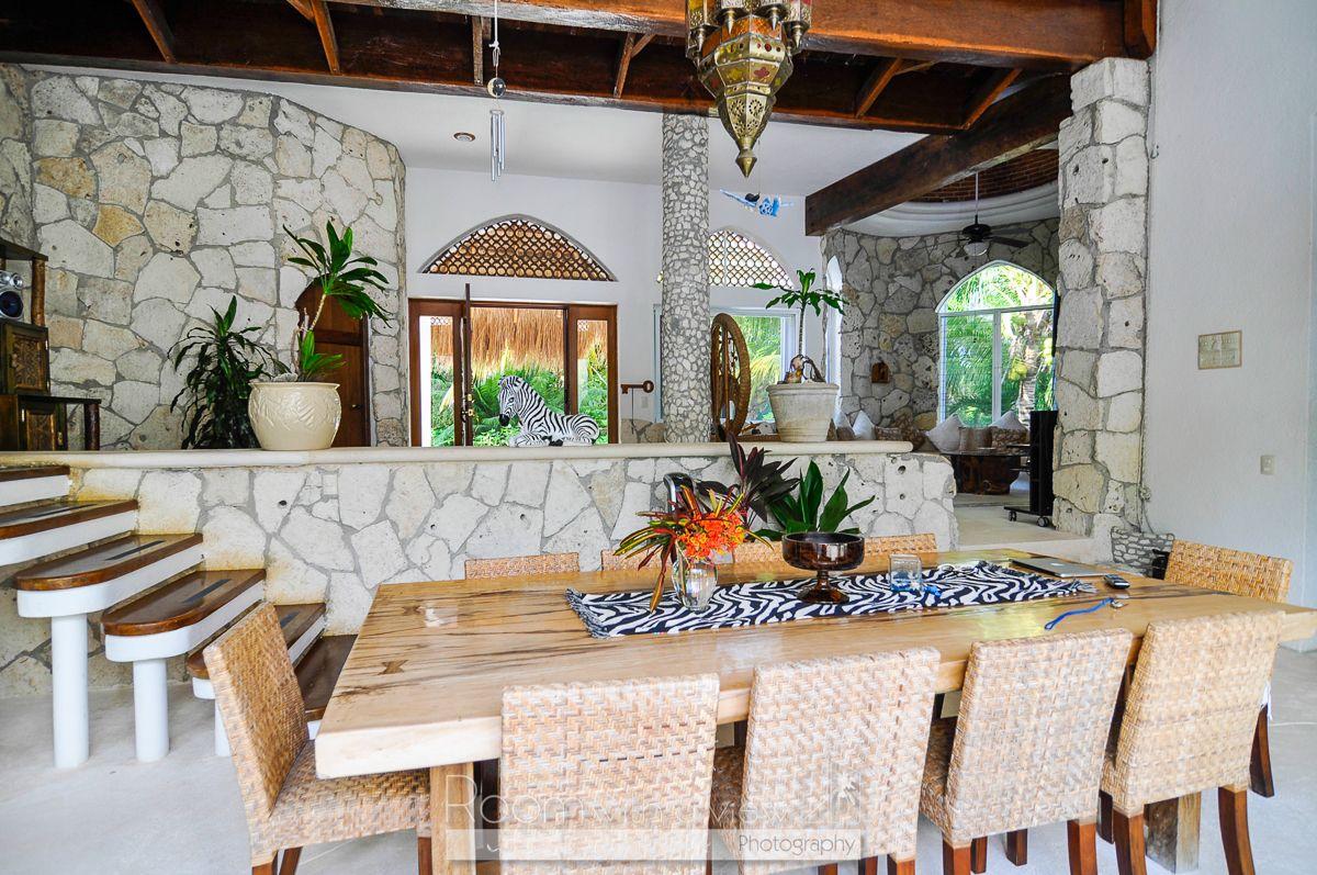 Increíble Casa Frente al Mar en Venta en Akumal