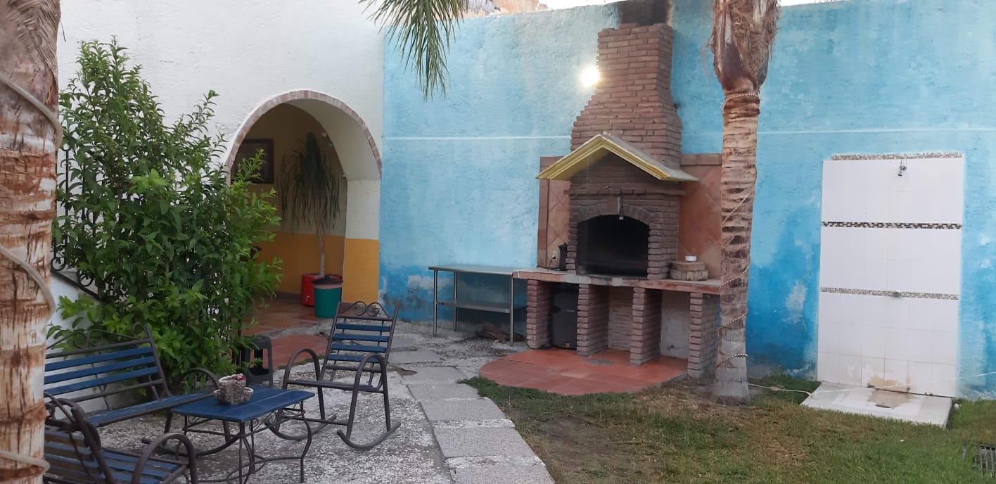 Casa en Venta en el Centro de Parras con alberca y completamente equipada.