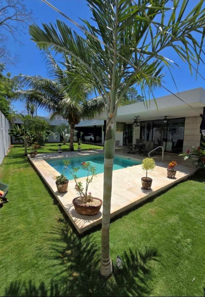 HERMOSA CASA AMUEBLADA SOLA PLANTA EN VENTA MERIDA, CHOLUL (AVC-2417)