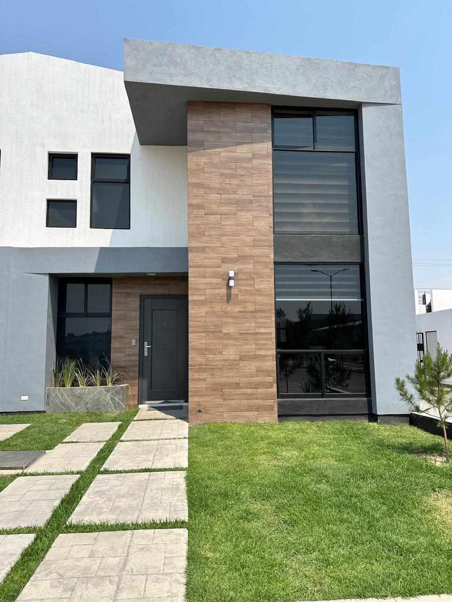 Casa en  venta a una calle de río de las avenidas Pachuca, Hgo