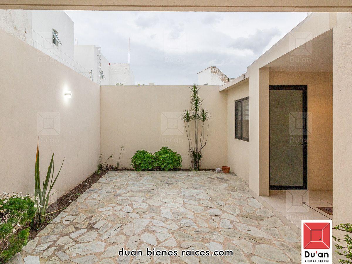 Casa en Venta en El Mayorazgo, Privada Corralejo frente a Area Verde