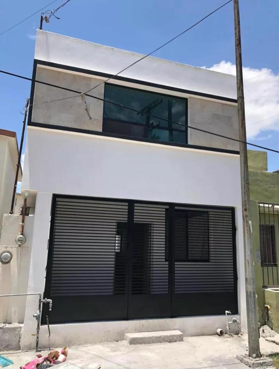 Casa en Residencial Santo Domingo