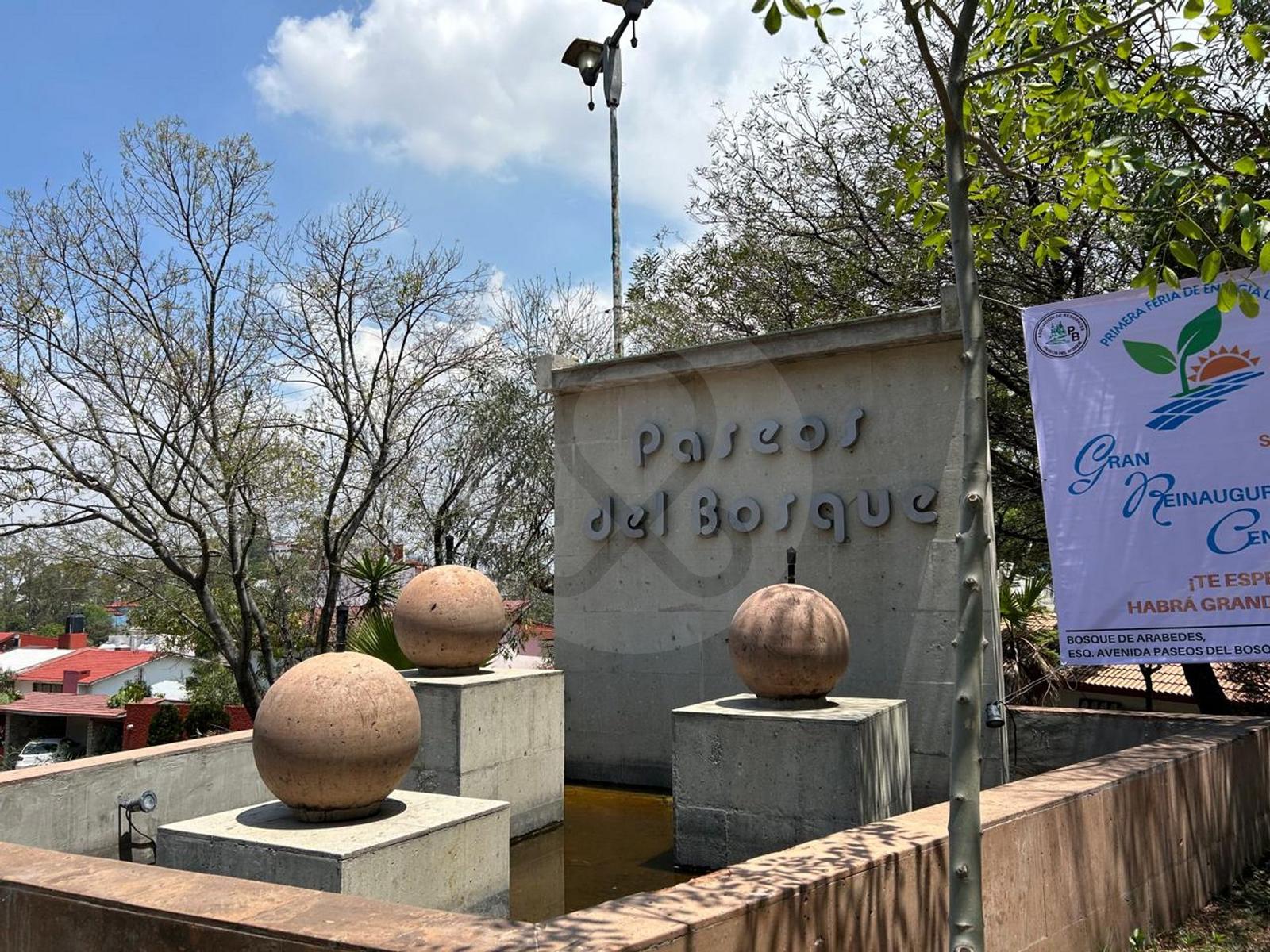 Terreno en venta en Paseos del Bosque, Naucalpan, Estado de México