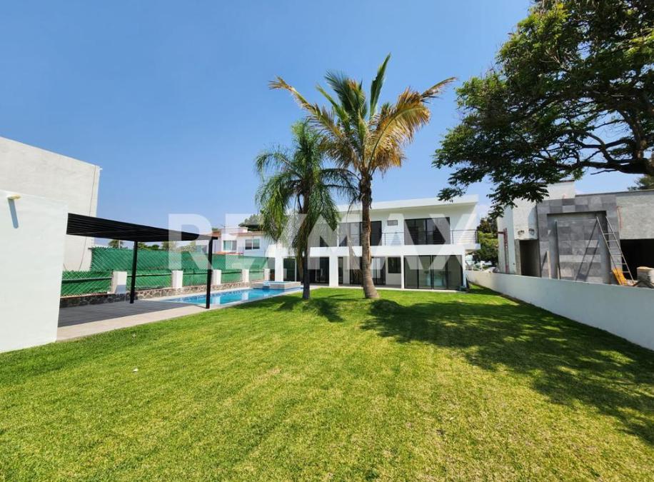 Casa en Venta con Alberca Fraccionamiento Lomas de Cocoyoc,  Morelos