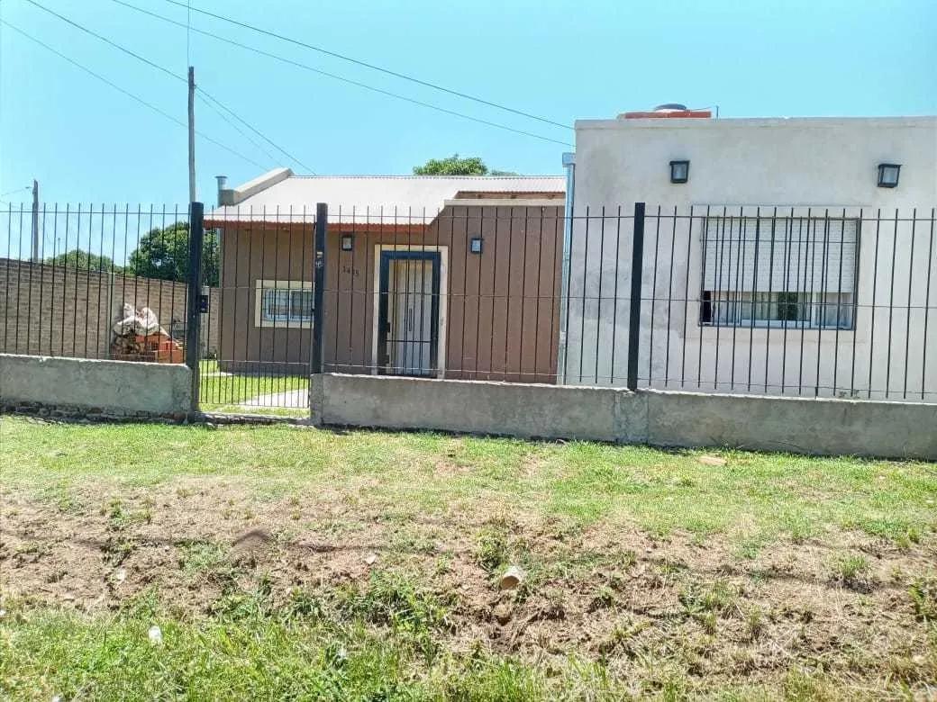 Casa en venta - 2 dormitorios 1 baño - 80mts2 - Arrecifes